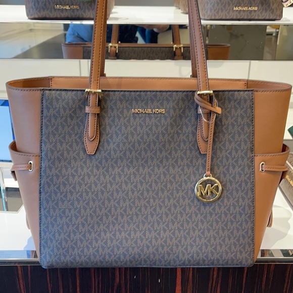 Michael Kors Gilly Travel Large Drawstring Tote - Picture 9 of 16